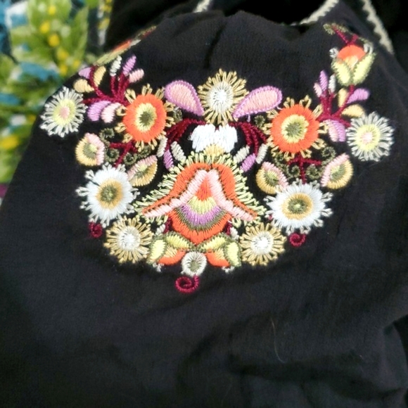 JOIE size large embroidered peasant style top with elasticized waist. - Picture 5 of 7